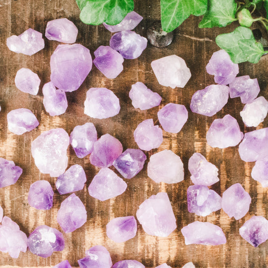 Ametist, små naturliga kristaller