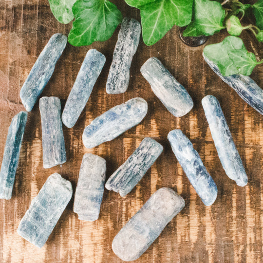 Blå Kyanit, rå stavar