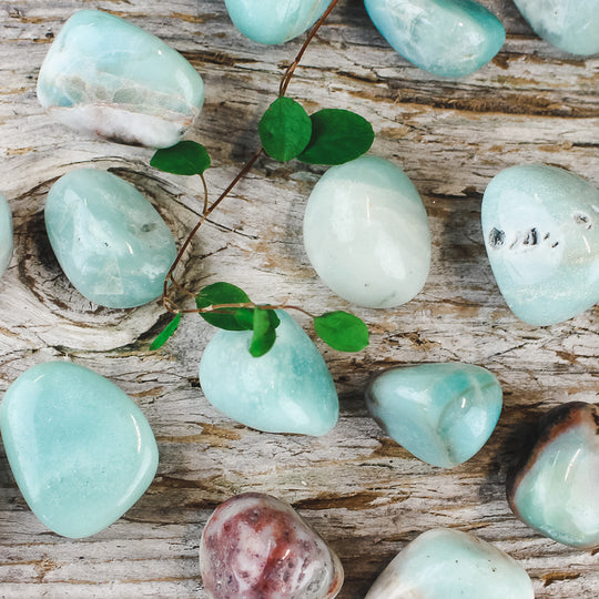 Blå Aragonit, trumlade stenar