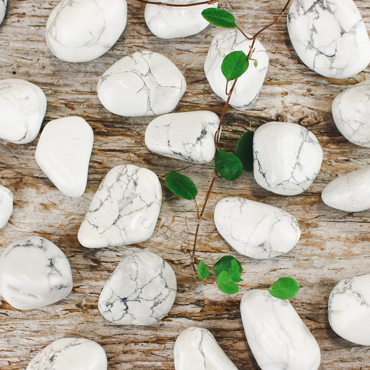 Vit Howlit, trumlade stenar