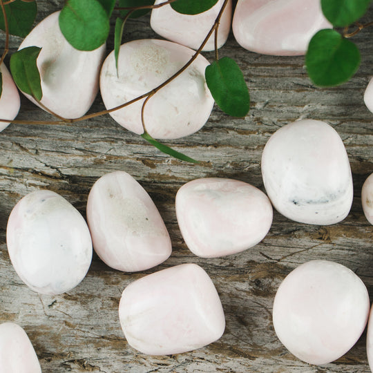 Rosa kalcit, trumlade stenar