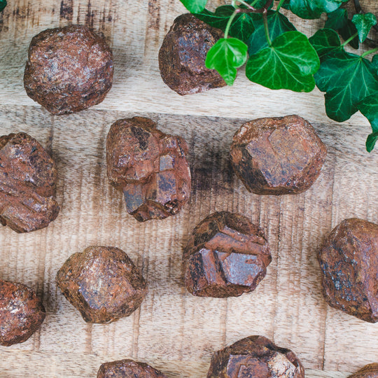 Granat, rå kristaller