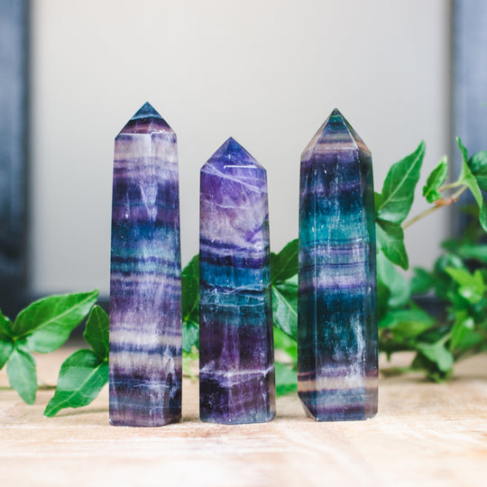 Regnbågsfluorit, slipade spetsar