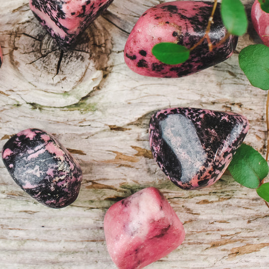 Rodonit, trumlade stenar