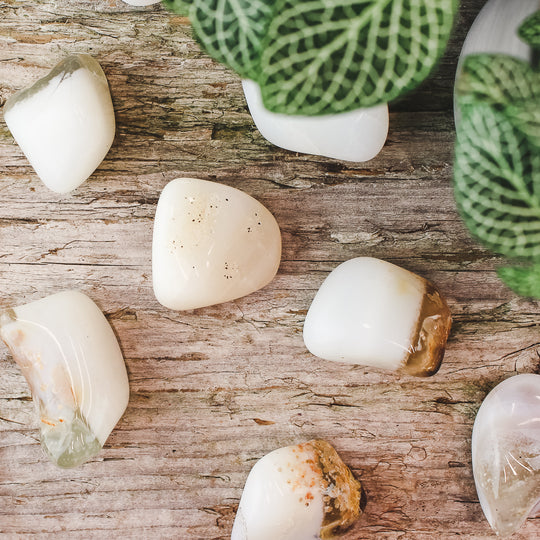 Vit Opal, trumlade stenar